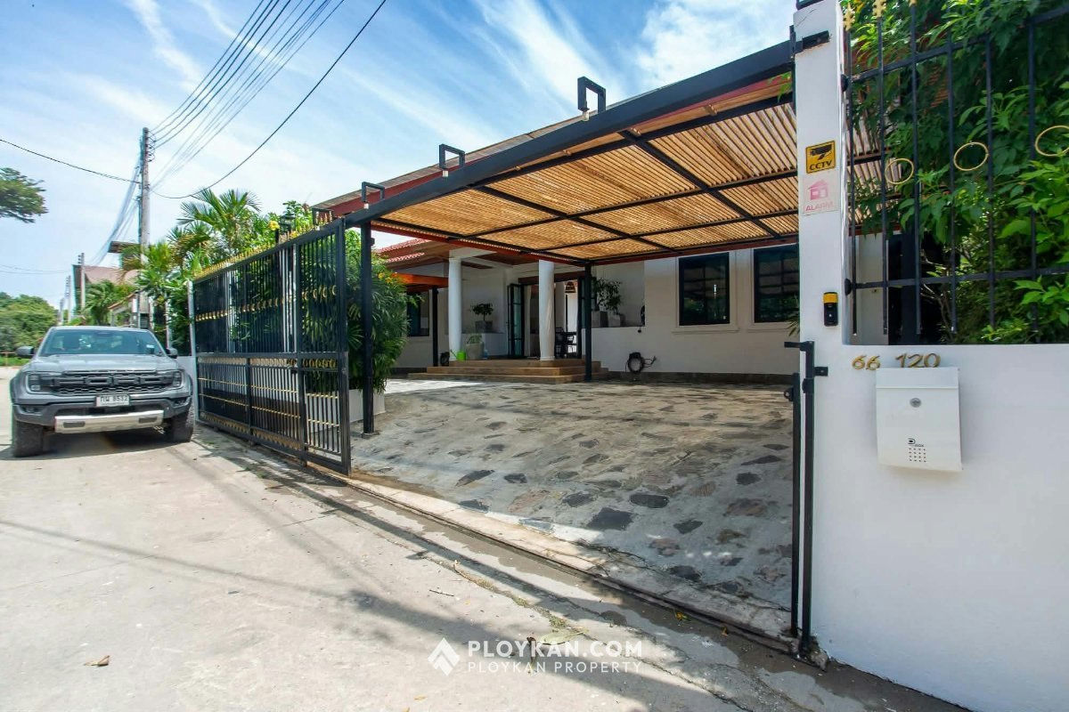 Fully Renovated Pool Villa for sale in Hua Hin Soi 116