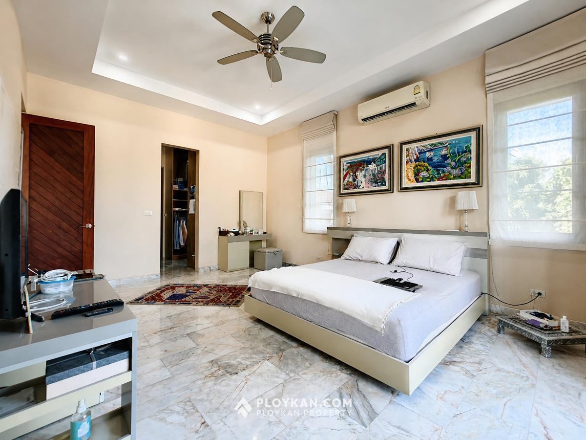 Luxury Pool Villa in Sam Roi Yot for Sale