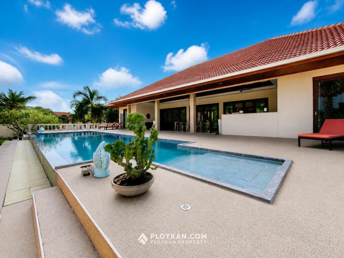 Luxury Pool Villa in Sam Roi Yot for Sale