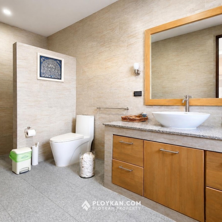 Luxury Pool Villa in Sam Roi Yot for Sale