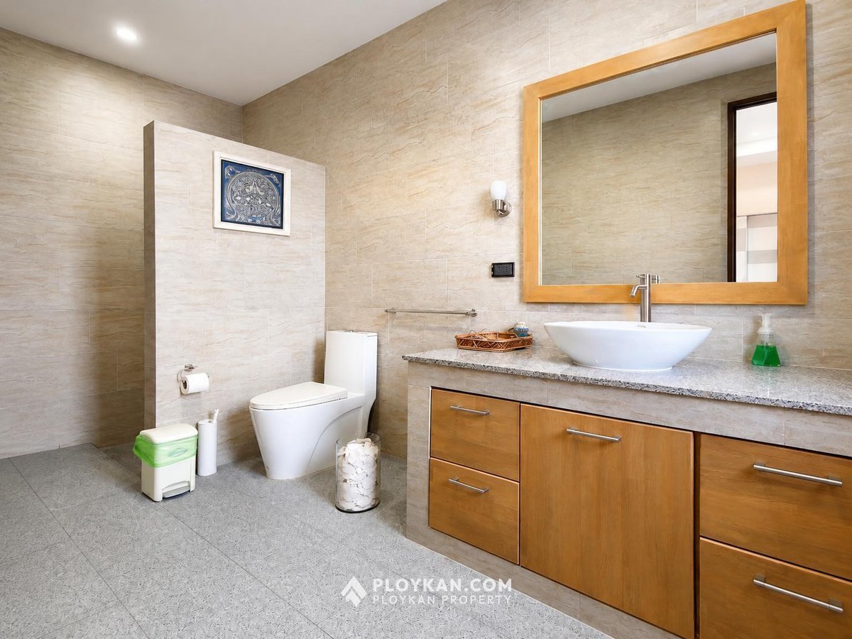 Luxury Pool Villa in Sam Roi Yot for Sale