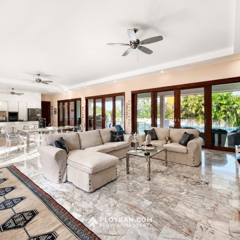 Luxury Pool Villa in Sam Roi Yot for Sale