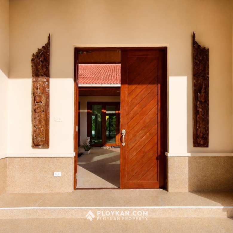Luxury Pool Villa in Sam Roi Yot for Sale