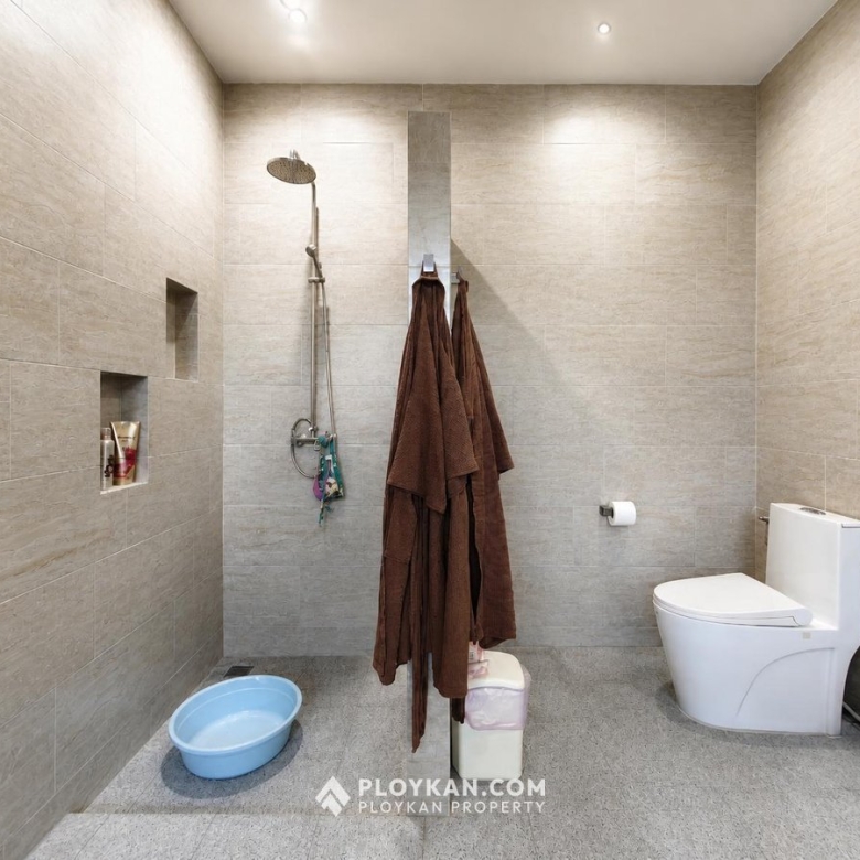 Luxury Pool Villa in Sam Roi Yot for Sale