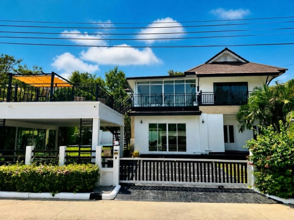 4-Bedroom Pool Villa in The Heights 1, Hua Hin for Sale and Rent