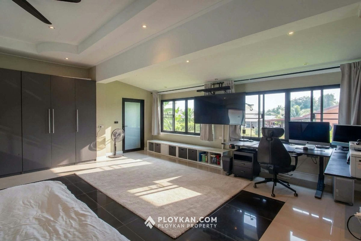 Fully Renovated Pool Villa for sale in Hua Hin Soi 116