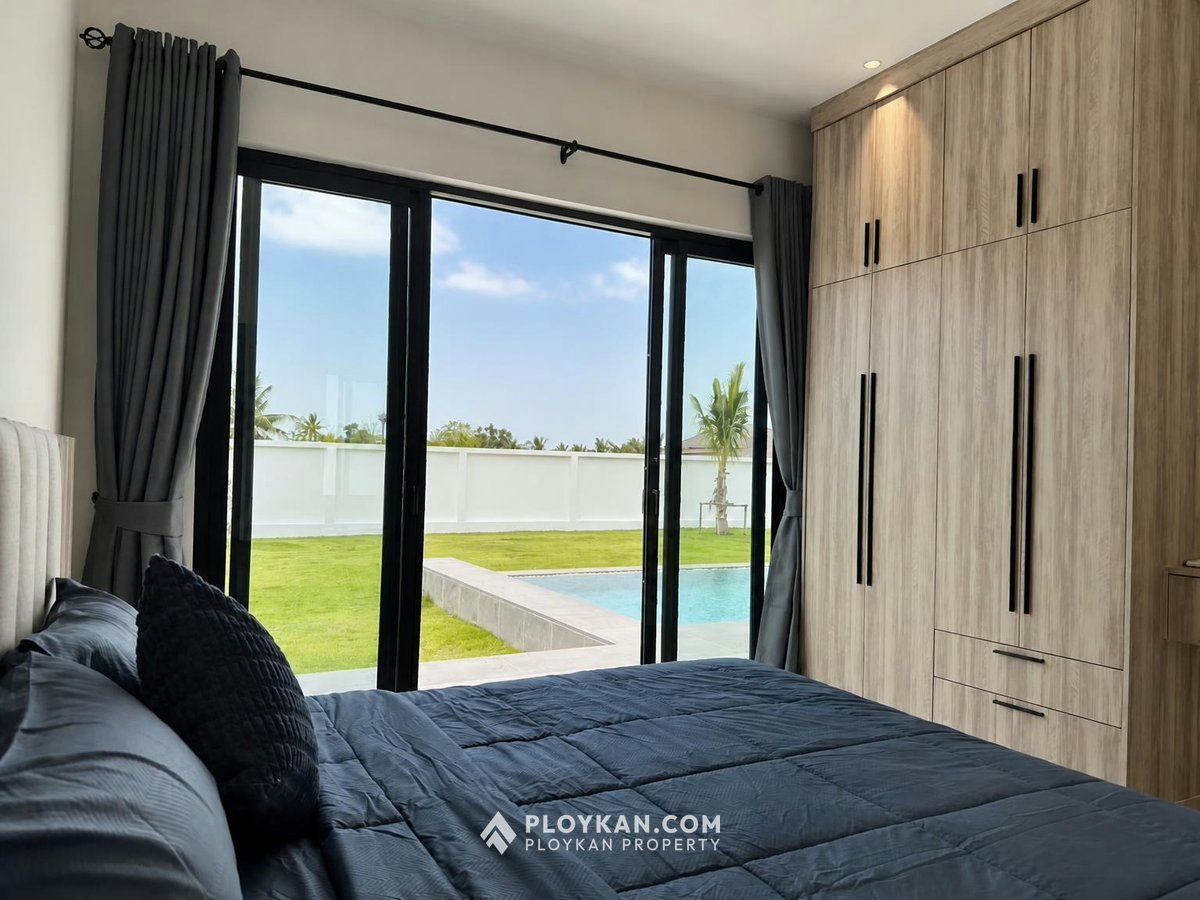 Brand New Modern Luxury Pool Villa for Rent