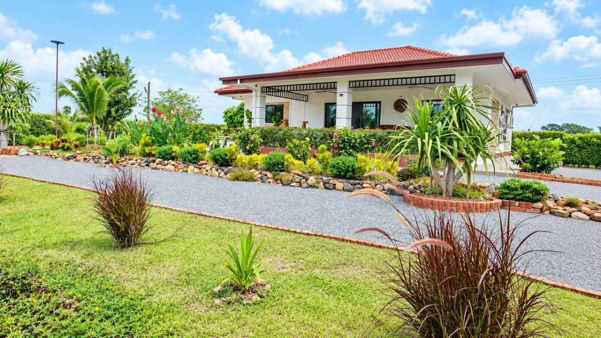 Private Home with Garden in Hua Hin Soi 70 for Sale
