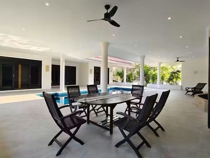 Exclusive Pool Villa For Sale at Palm Hills Golf Course