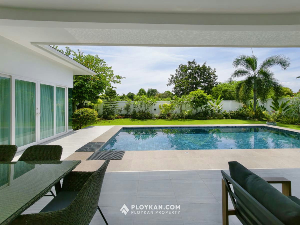 Pool Villa with Beautiful Garden for Rent in Hua Hin