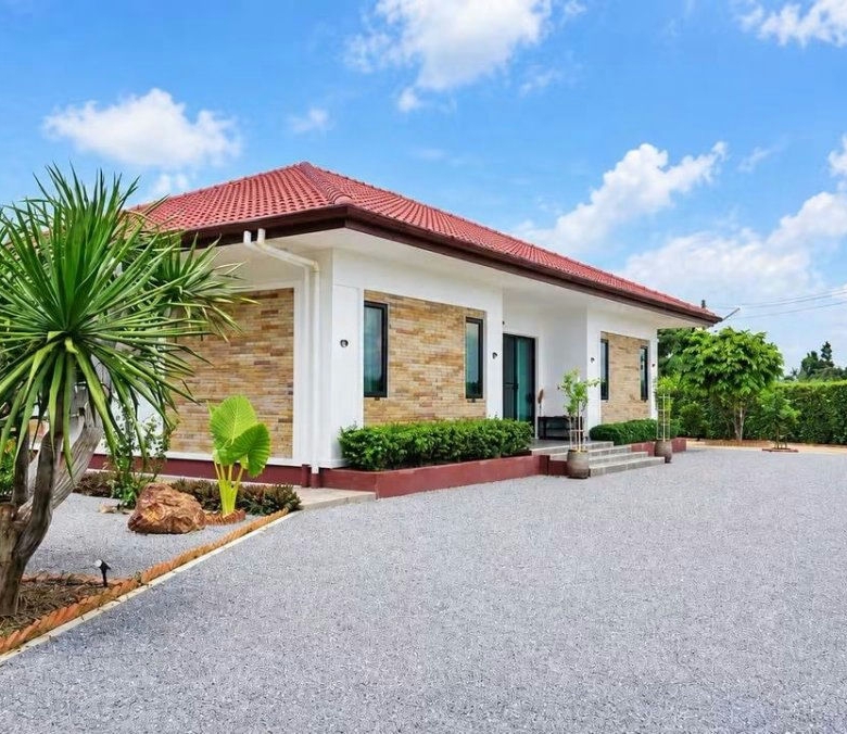 Private Home with Garden in Hua Hin Soi 70 for Sale