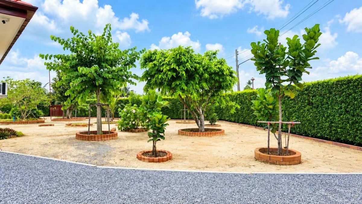 Private Home with Garden in Hua Hin Soi 70 for Sale