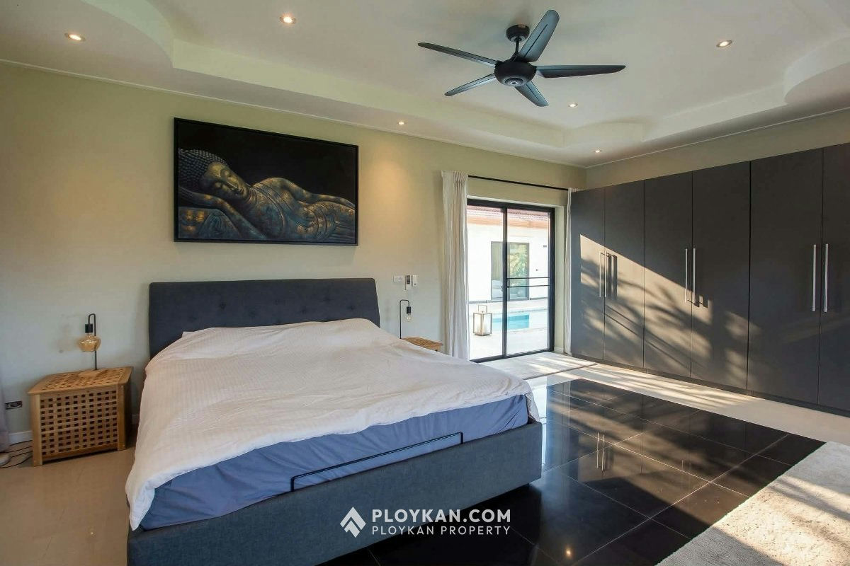 Fully Renovated Pool Villa for sale in Hua Hin Soi 116