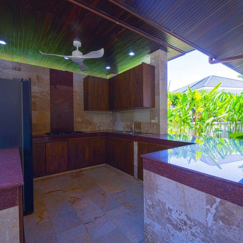 6 Bedroom Villa for Sale in Palm Hills Golf Club, Cha-Am